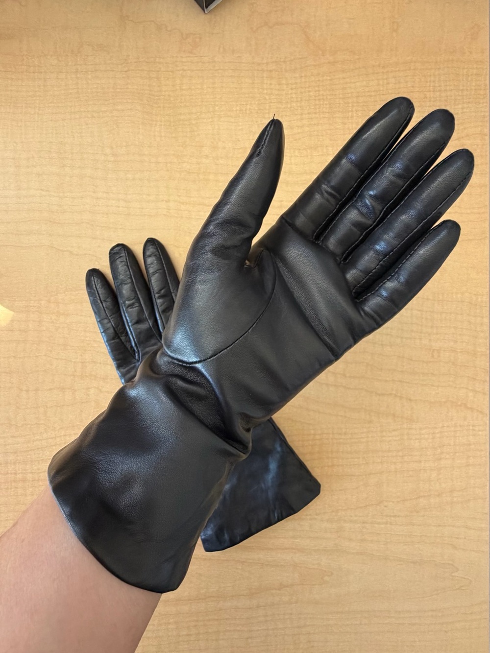 NWOT Nordstrom Super Soft Black Leather Women's Gloves w Cashmere Lining